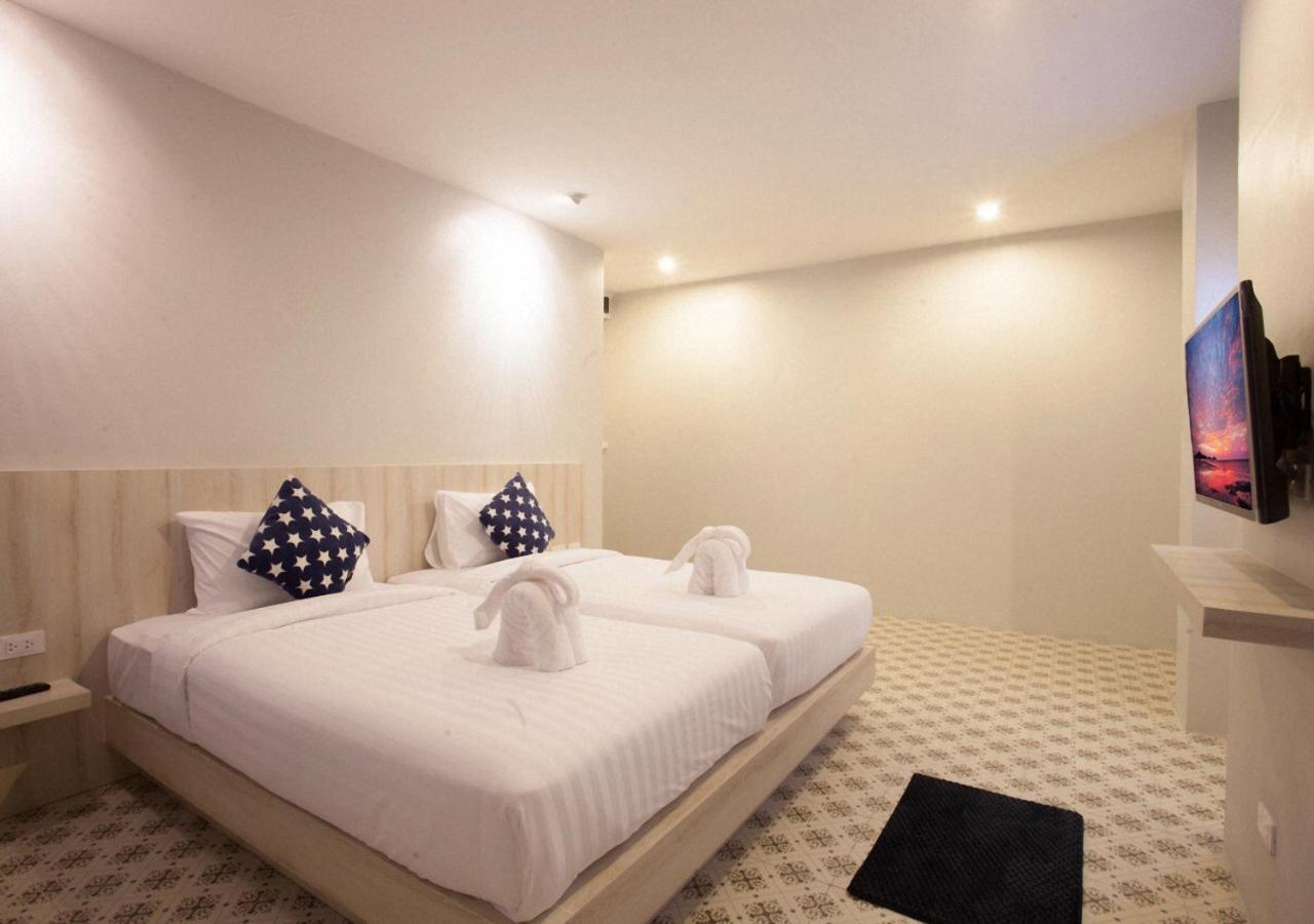 Nature Pine Phuket เนเชอร์ไพน์ภูเก็ต Rawai Esterno foto
